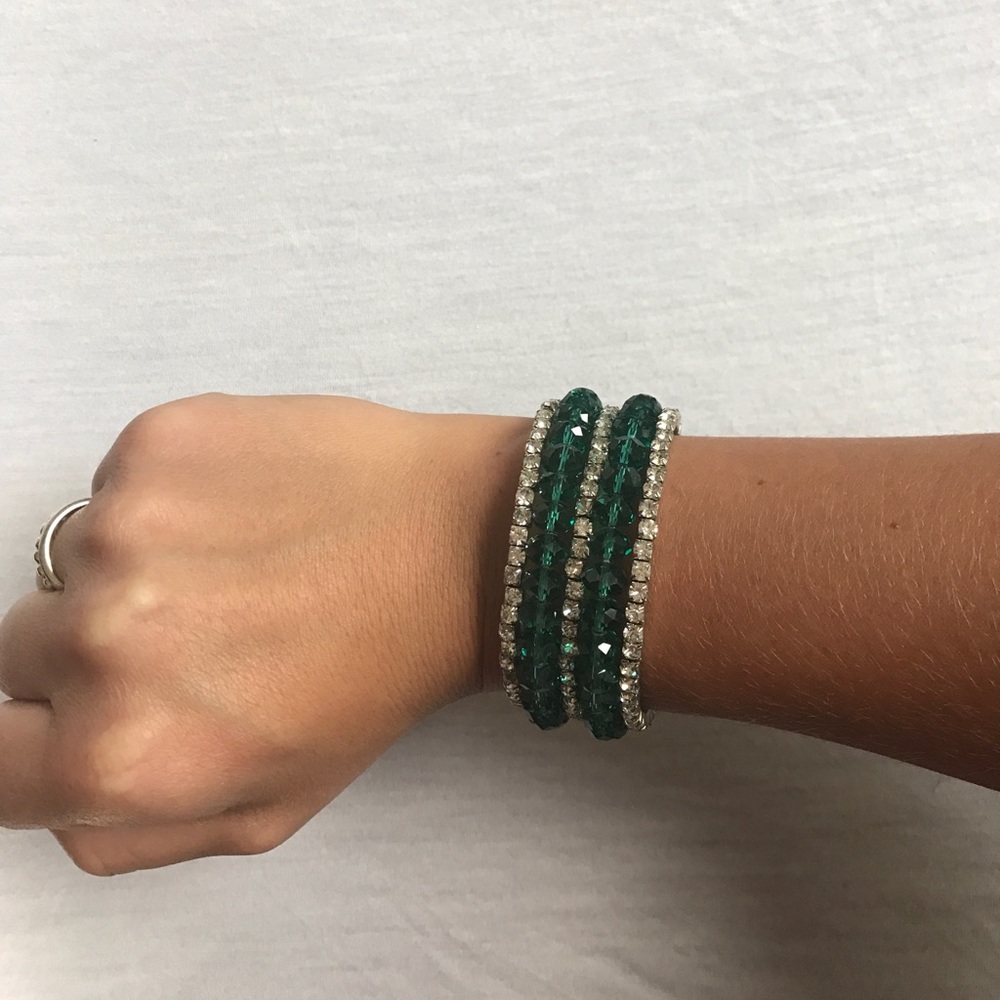 Emrald and silver bracelet