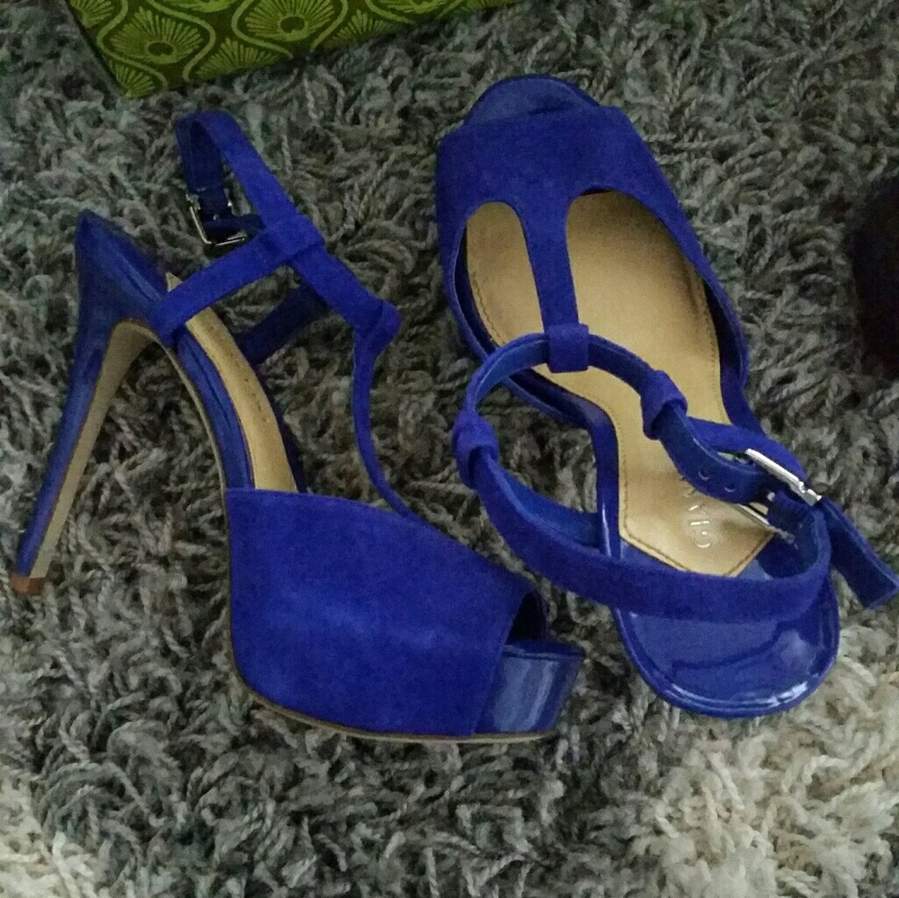 Brand new, never been worn, Gianni Bini Heels