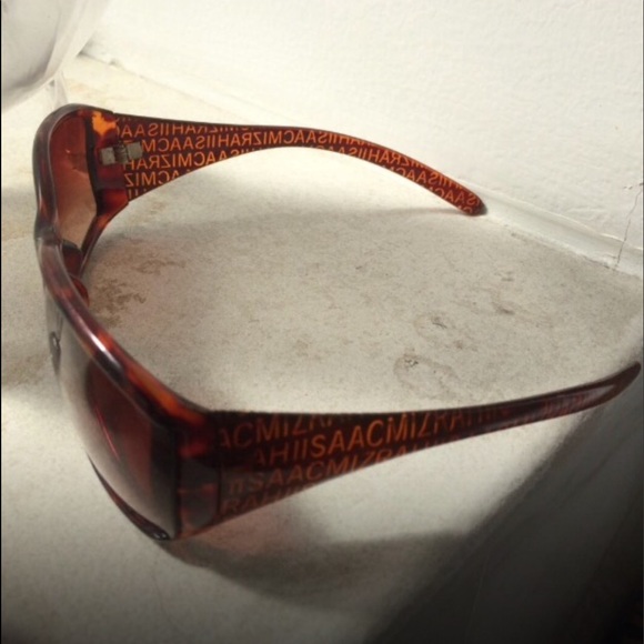 Isaac Mizrahi LOGO Tortoise Gradient Sunglasses