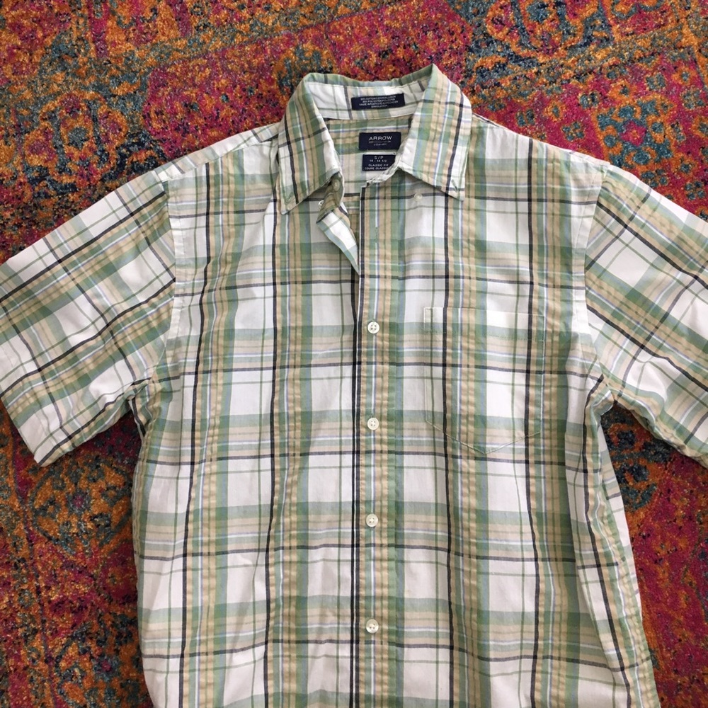 Mens Arrow Plaid Button Down short sleeve shirt