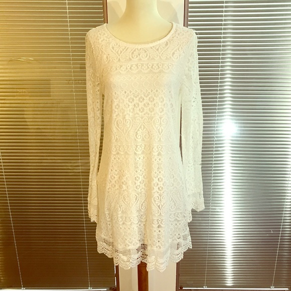liberty love Dresses & Skirts - Gorgeous lace dress
