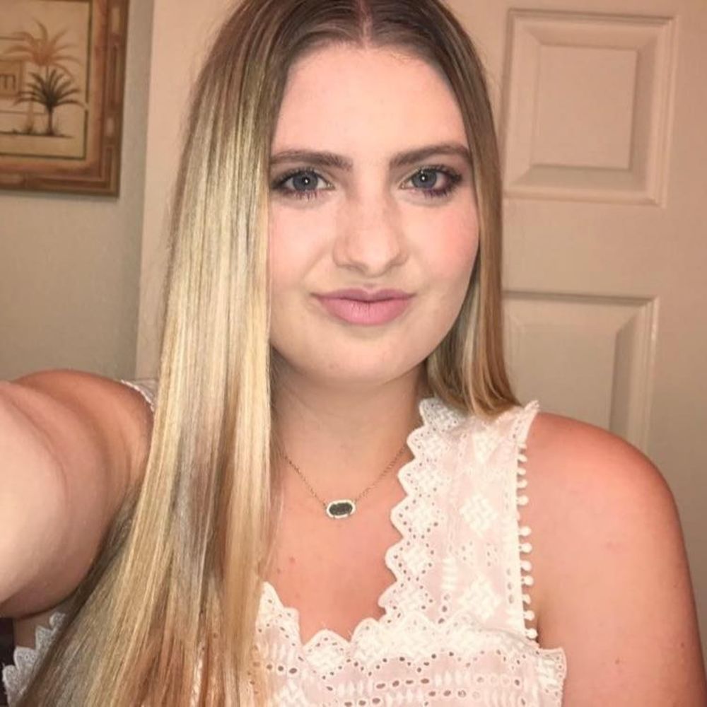 Meet your Posher, Alyssa