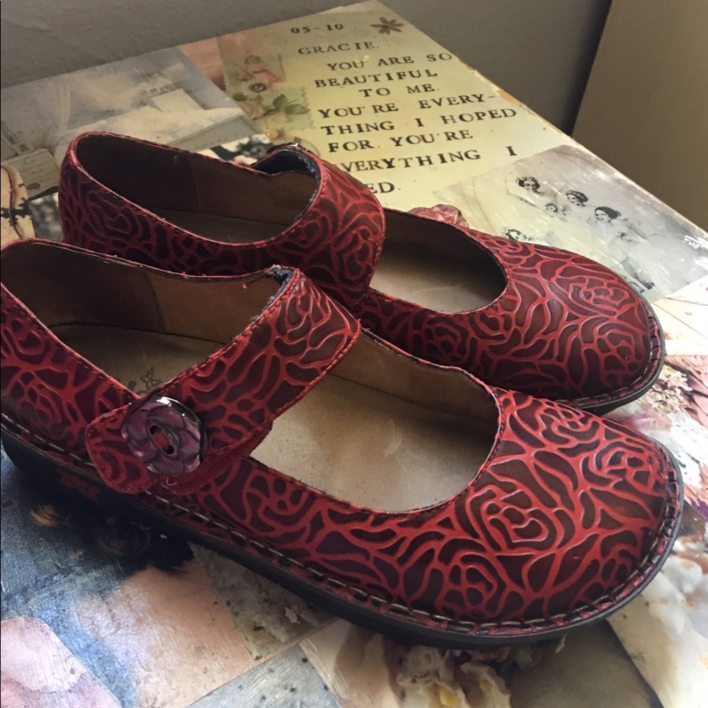Alegria nursing and everyday shoes.