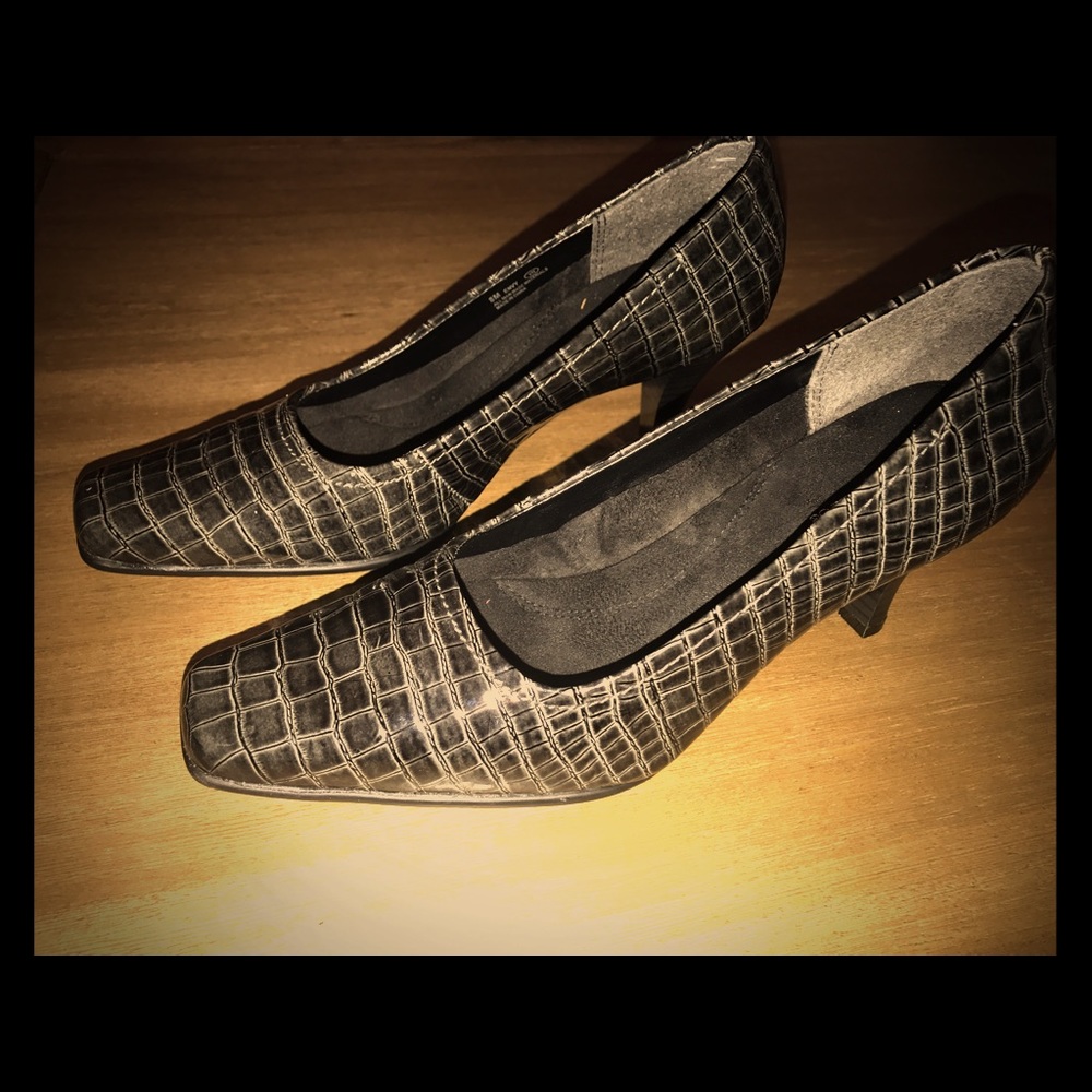 Aerosoles Heels Size 8!