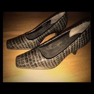 Aerosoles Heels Size 8!