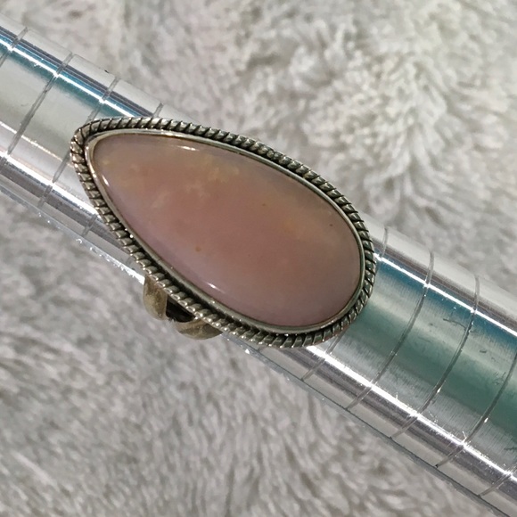 Beautiful pink opal ring size 6.75 in .925 silver - Picture 4 of 8