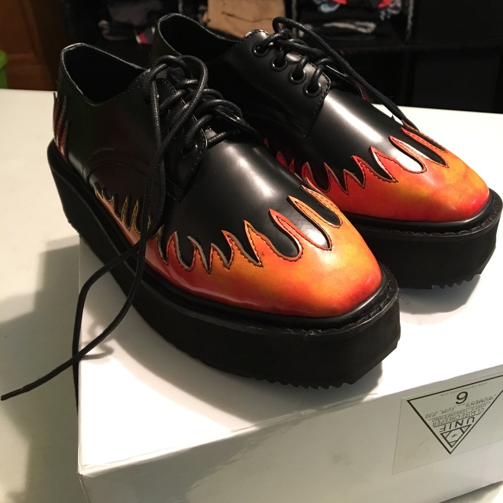 UNIF Clause Creeper