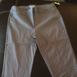 NWT Black & White Capris