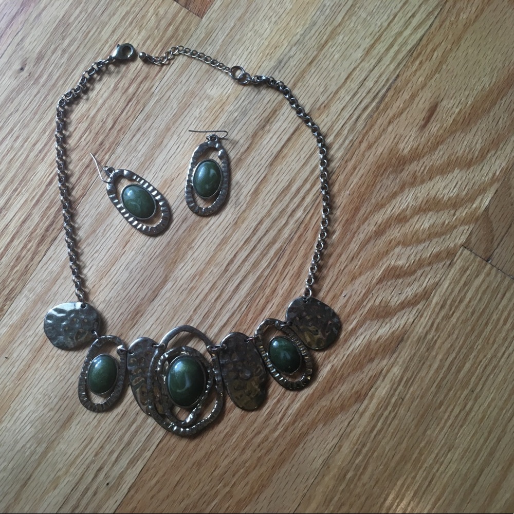 Gold and green earring and necklace set