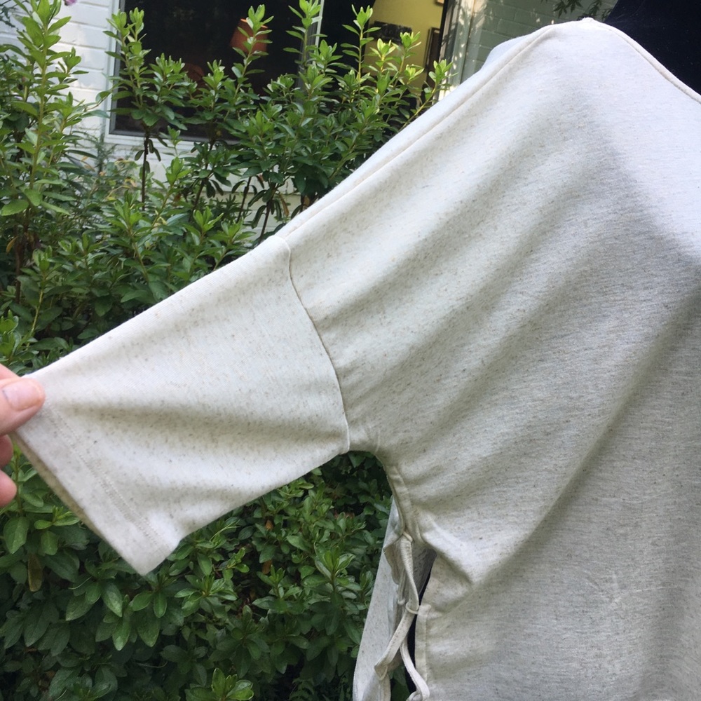 🤗Only One Left🤗Cream Side Lacing Top NWT - Picture 4 of 5