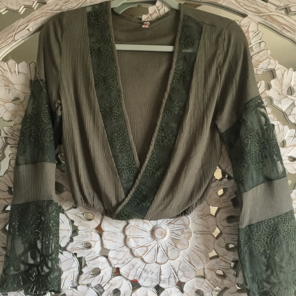 Deep V boho crop top - Picture 1 of 1