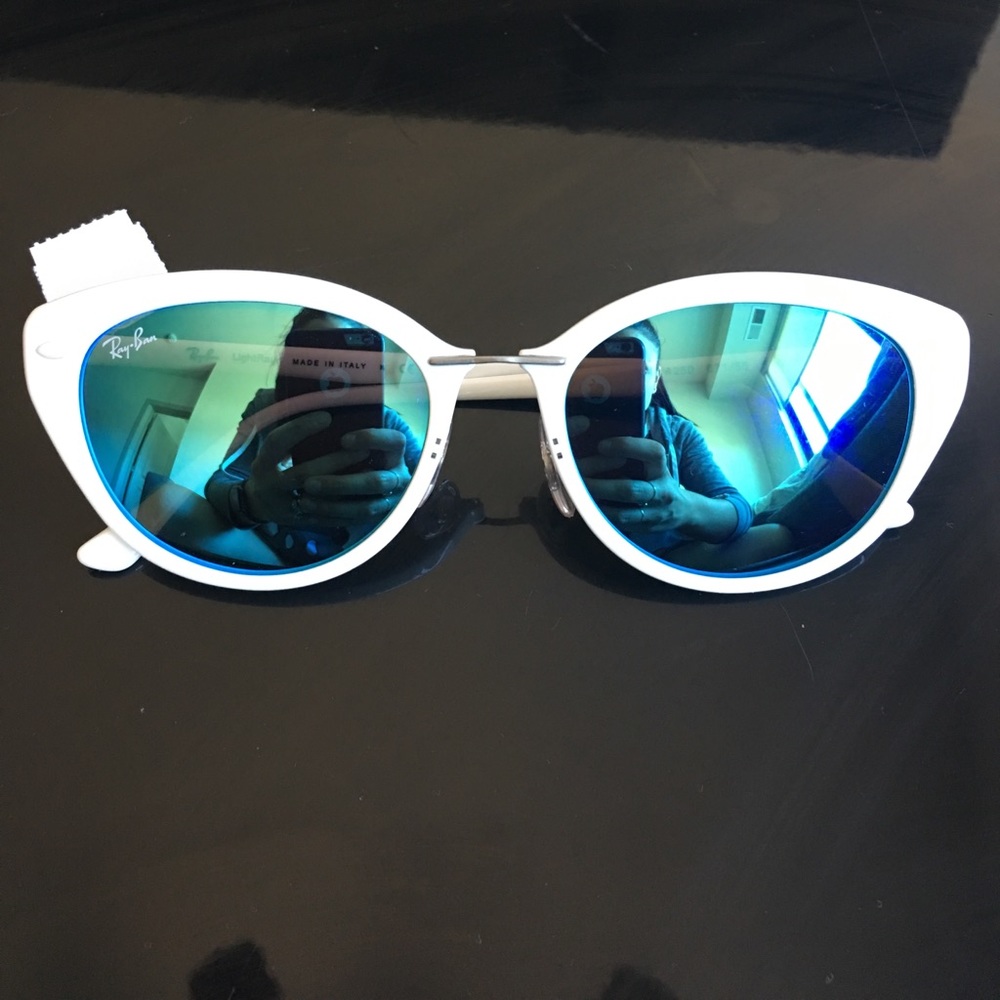 Women's White Sunglasses RB4250 671/5I