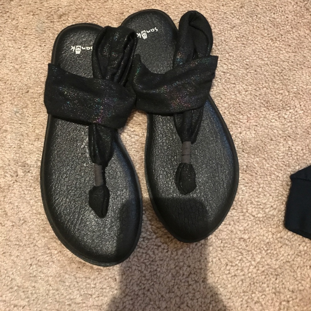 Girls Size 5 Sanuk Yoga Slink