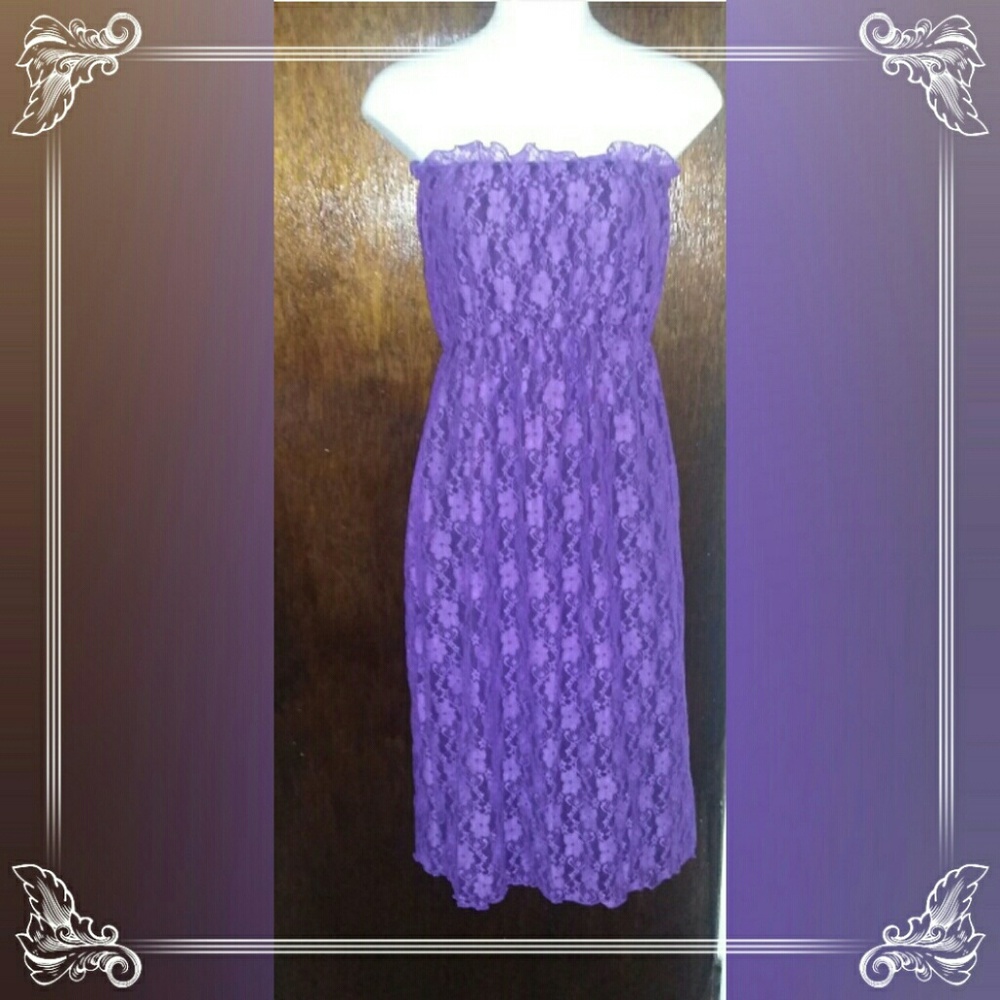 Purple  lace strapless maternity dress.