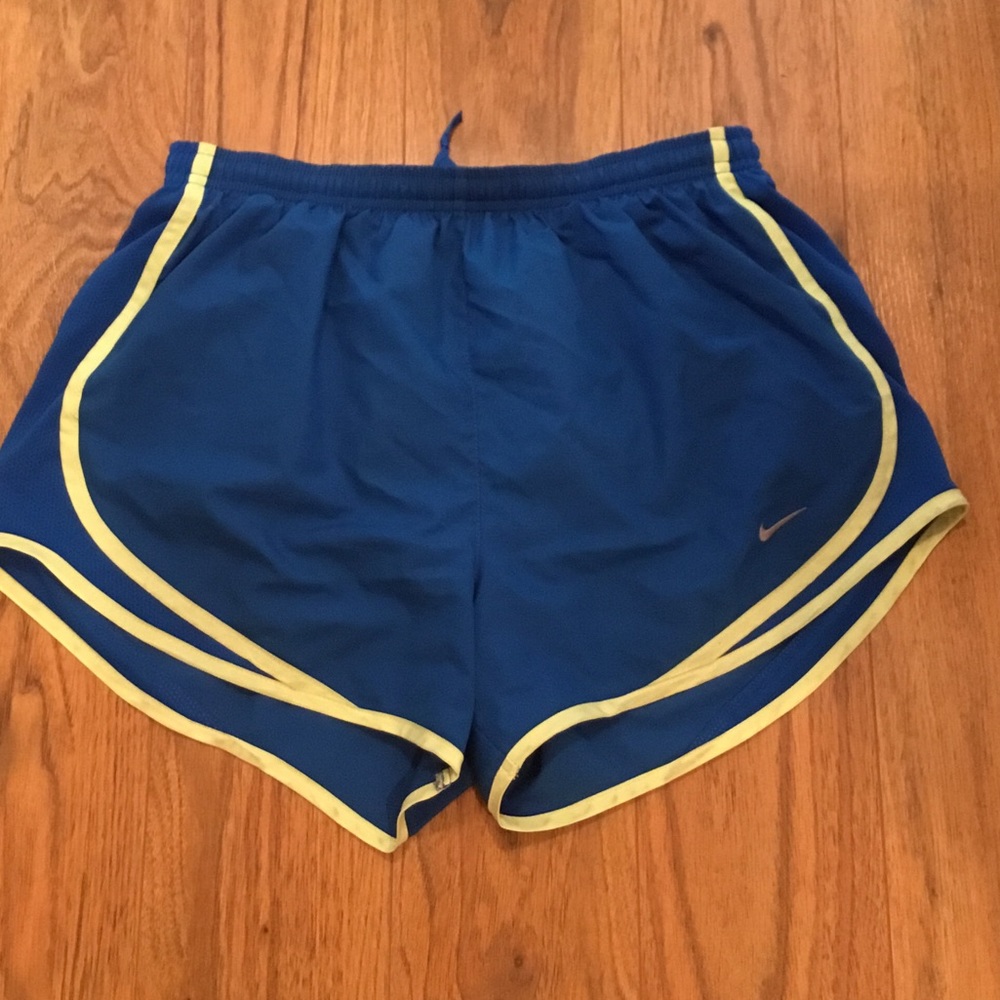 Like new Nike shorts size S