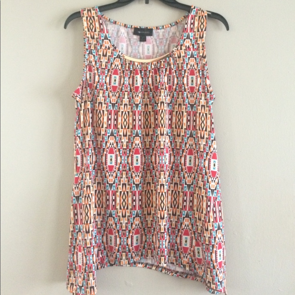 Sleeveless patterned top
