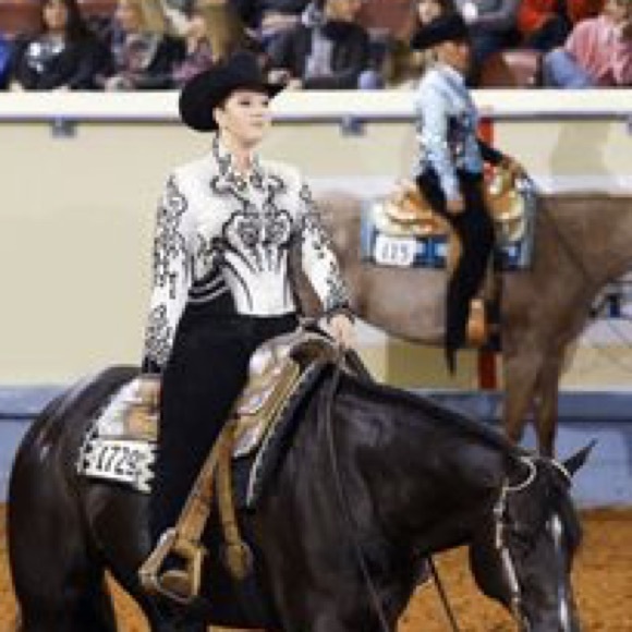 Meet your Posher, Julianna - Picture 1 of 1