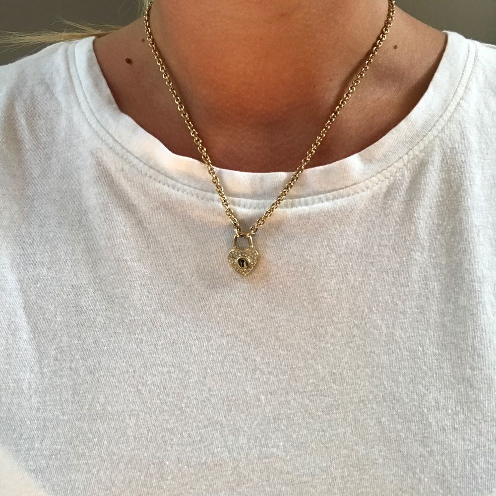 Coach heart necklace - Picture 4 of 4