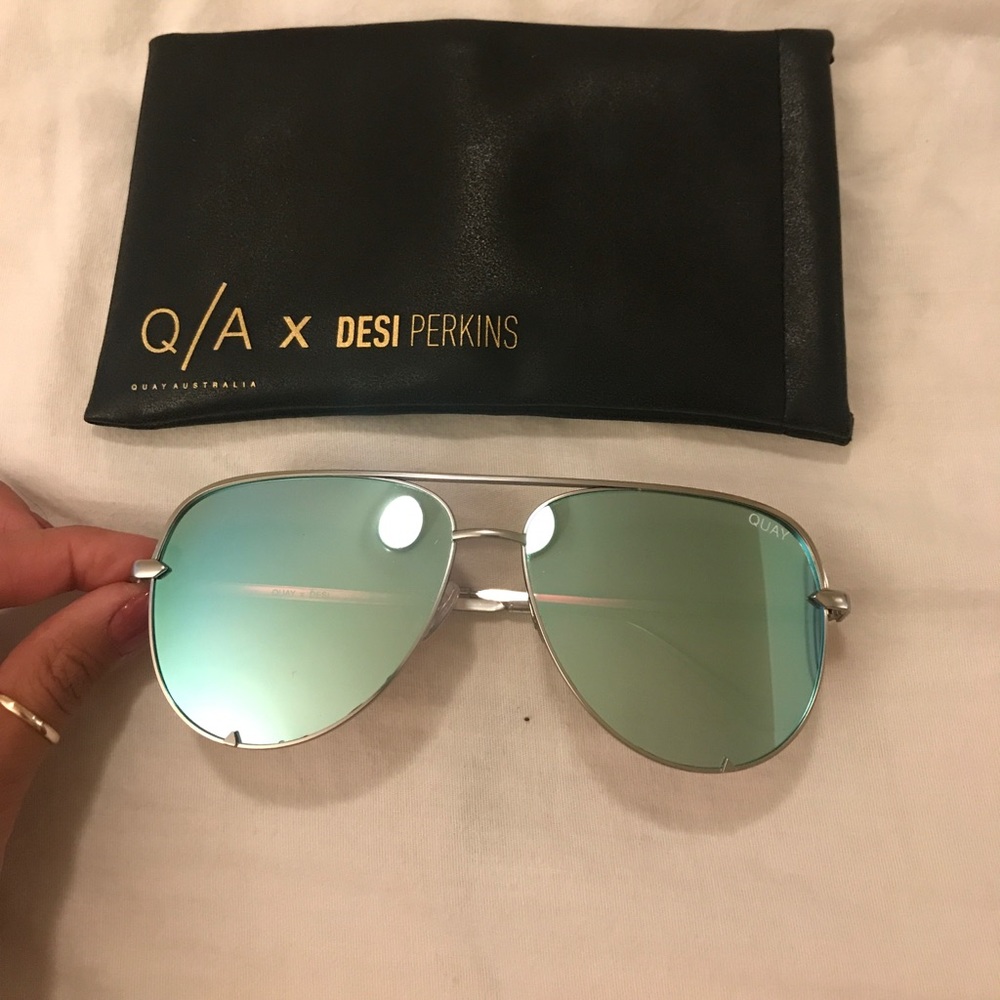 Quay Australia High Key Blue. brand new