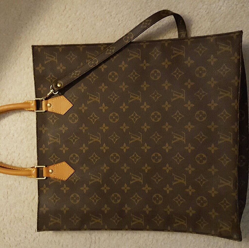 Louis Vuitton Vintage Monogram Canvas Sac Plat