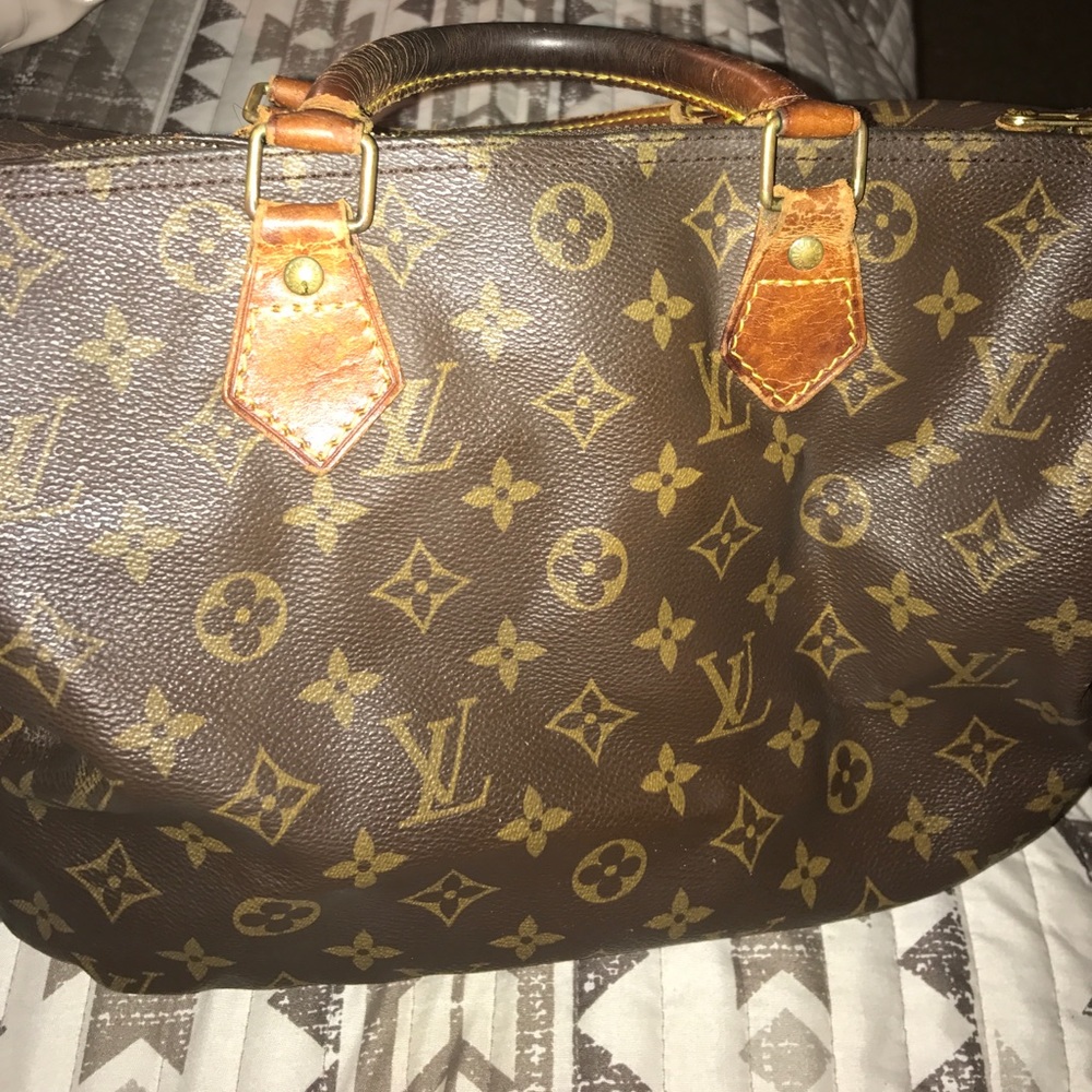 Authentic Louis Vuitton speedy