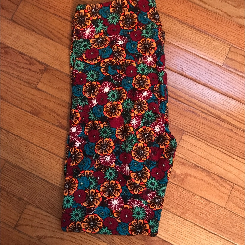 Never worn Lularoe leggings
