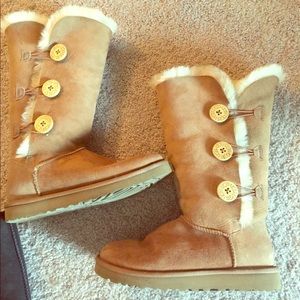 2 pair UGG Boots. Size 7!