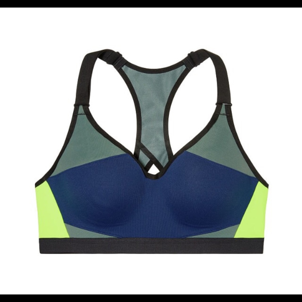 BNWT Victoria's Secret Incredible Sports bra, 34D