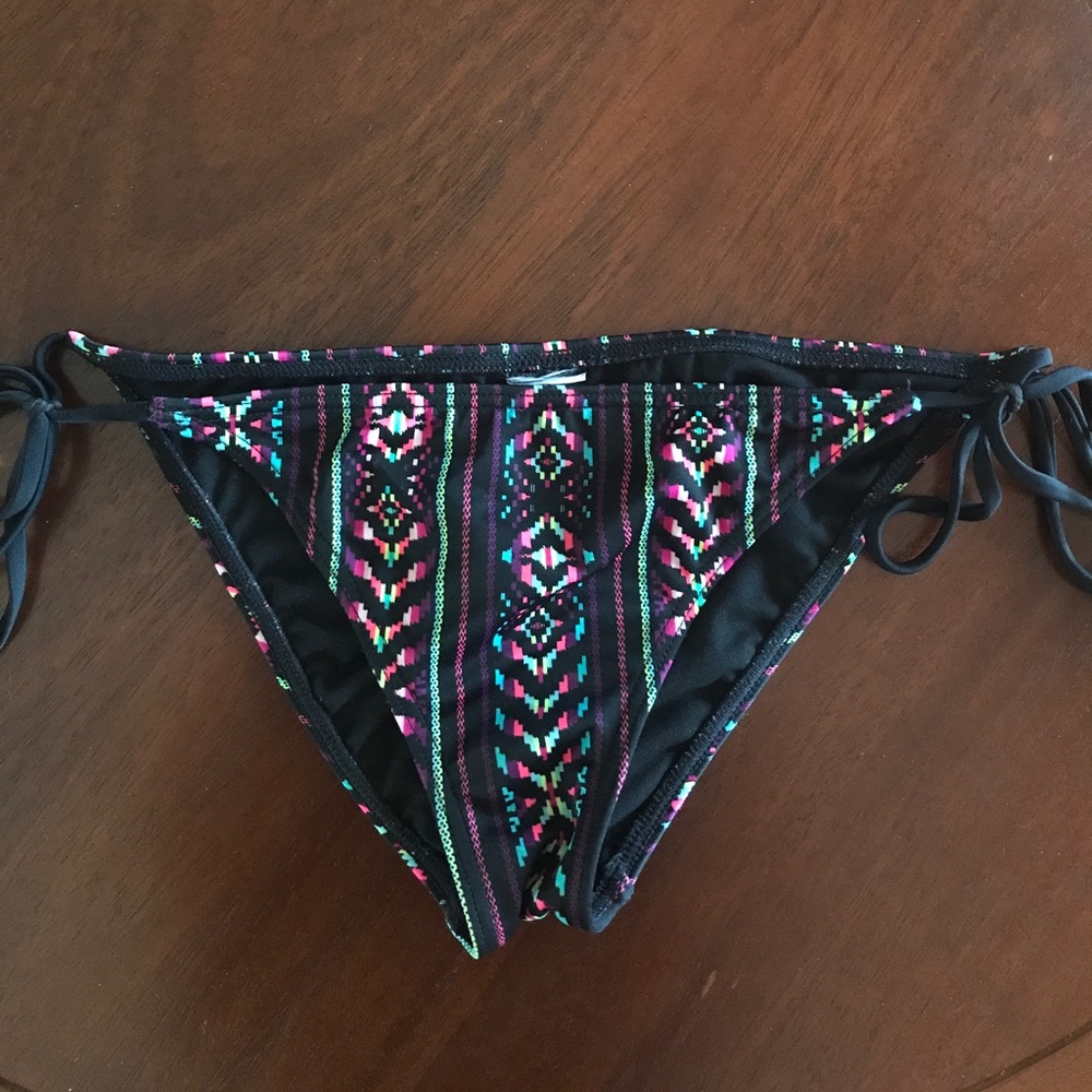 Billabong tie bottoms