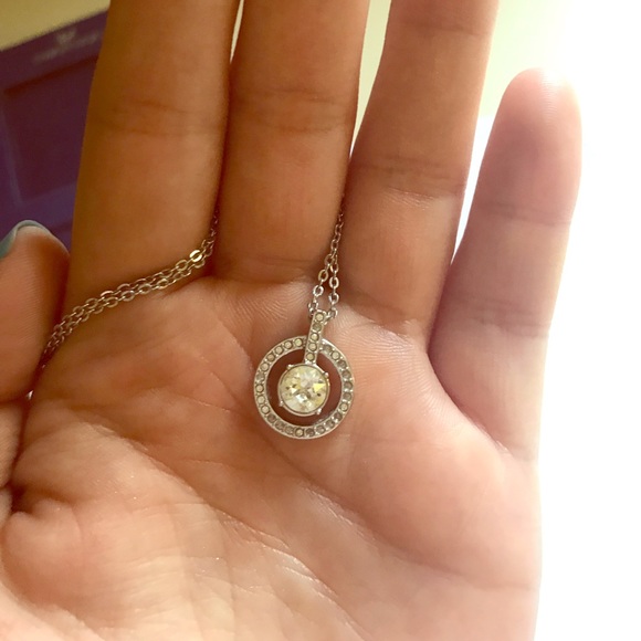 Swarovski lavender pendant necklace - Picture 2 of 3