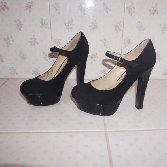 Guess Shoes - Ankle Strap Black Pumps