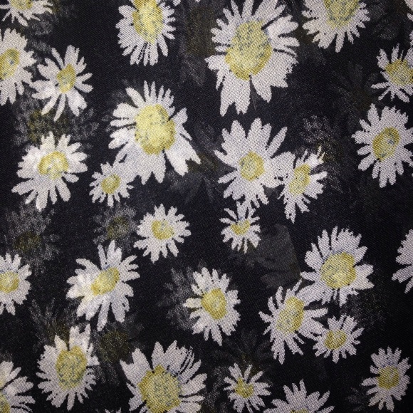 Black and Yellow Daisy print dress - Picture 3 of 4