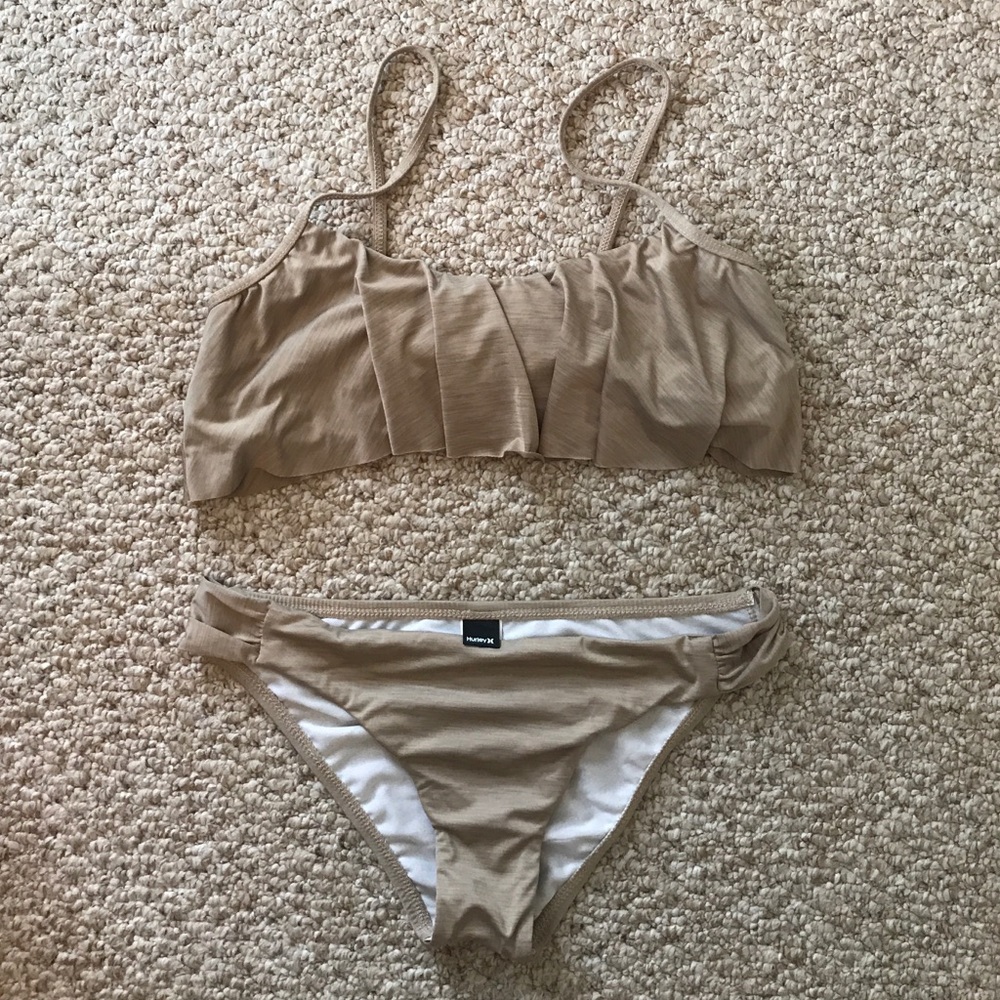 Hurley tan ruffle scoop bikini w/ bottoms
