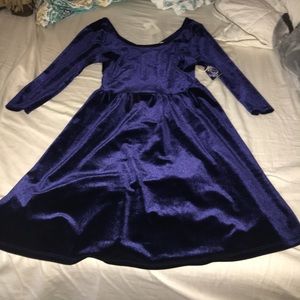 Dark blue velvet dress, forever 21, NEVER WORN