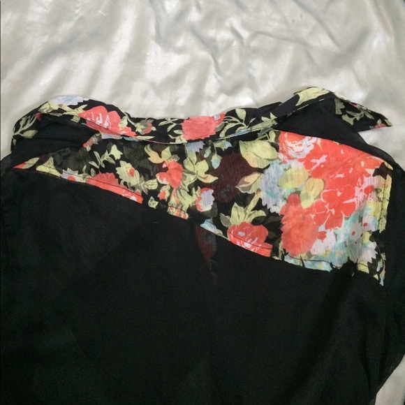 Volcom button down - Picture 2 of 2