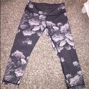 Lululemon Wunder Under Crops "Dottie Rose" print