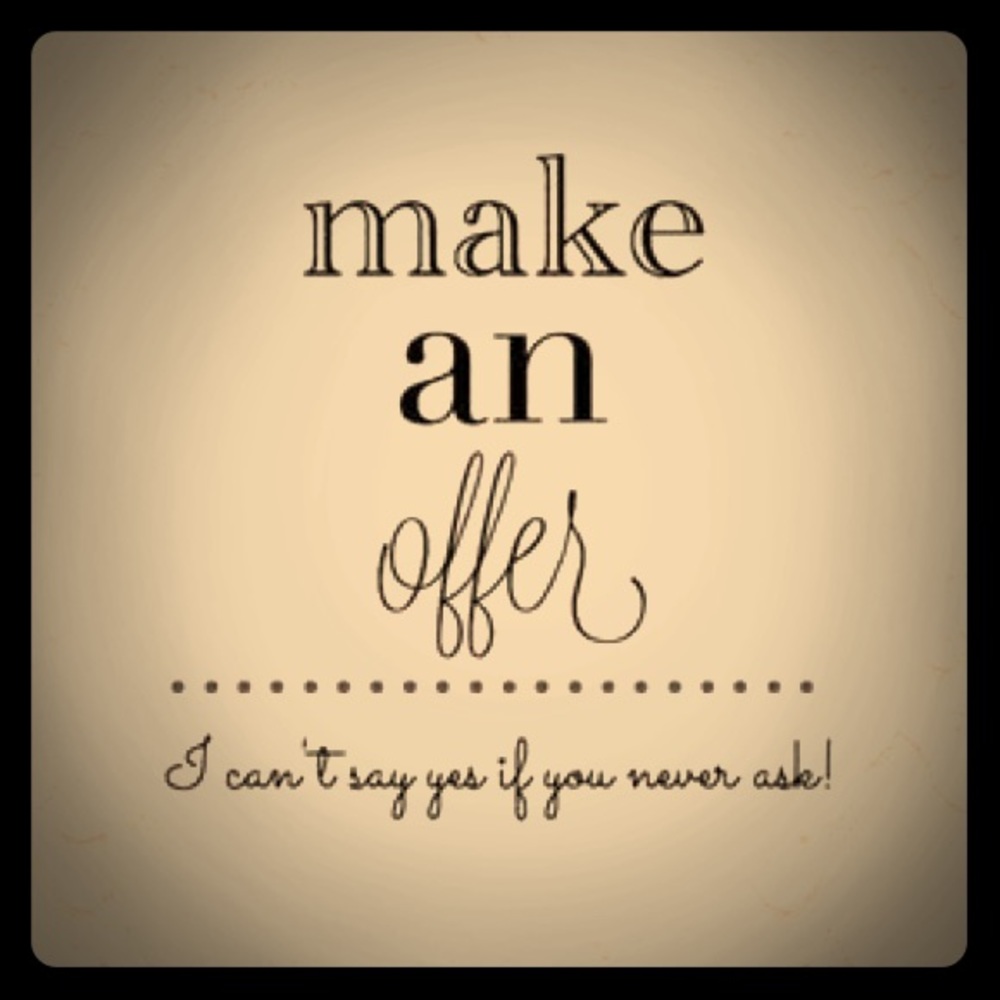CLOSET CLOSING ☀️I accept offers! ☀️