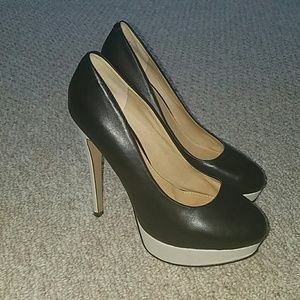 Leather, Black and white, almond toe platform.