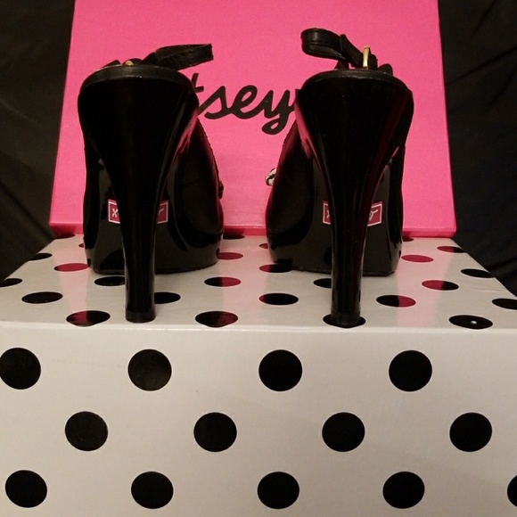 Betseyville by Betsey Johnson Laurel heels - Picture 2 of 8