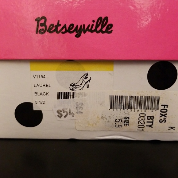 Betseyville by Betsey Johnson Laurel heels - Picture 8 of 8