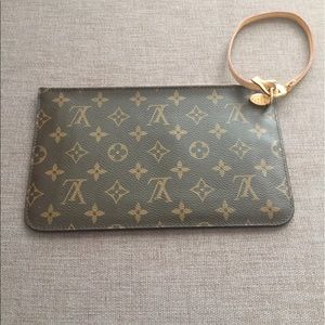 Sold: Louis Vuitton Neverfull MM Pochette