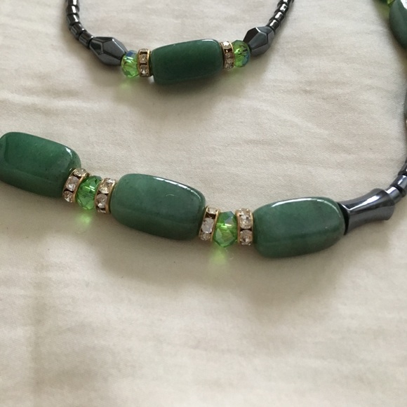 Necklace, bracelet & earrings set - Picture 2 of 4