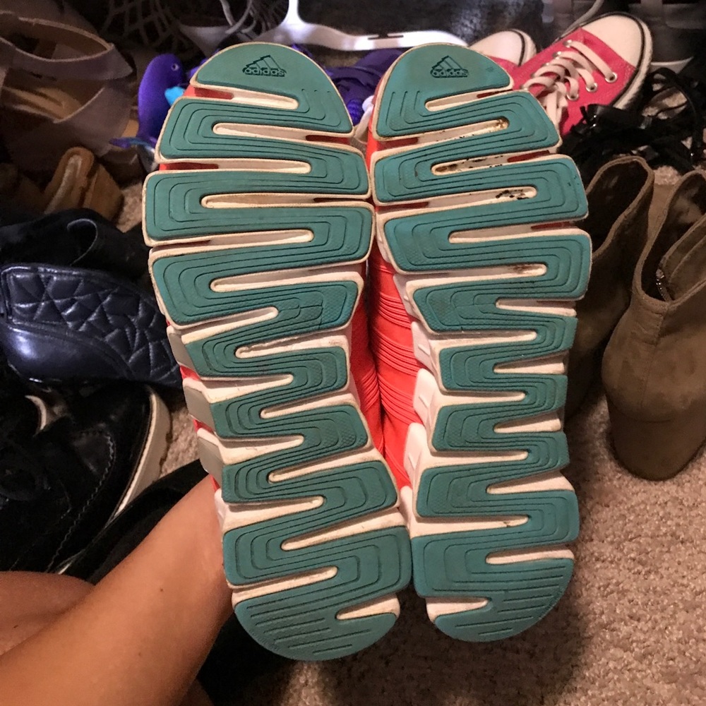 Used sneakers - Picture 2 of 2