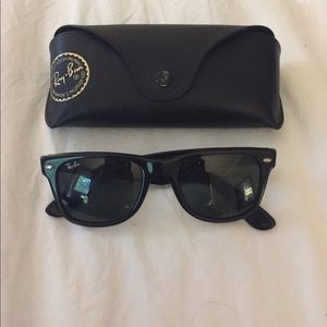 Ray-Ban Wayfarers Model 2113