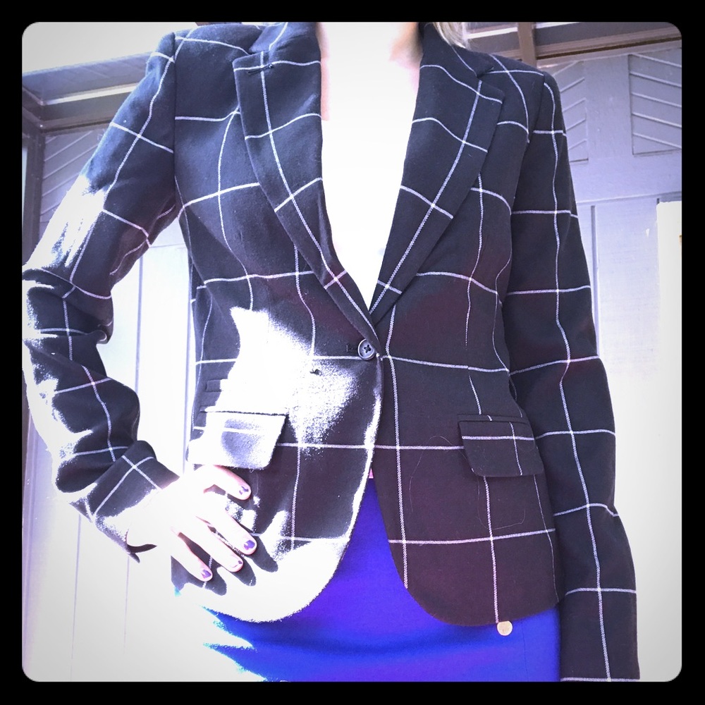 Plaid black blazer
