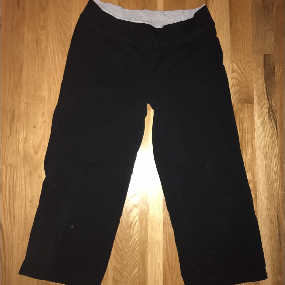 Black Capri lounge pants