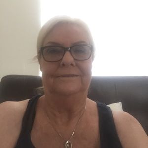 Meet your Posher, Dee