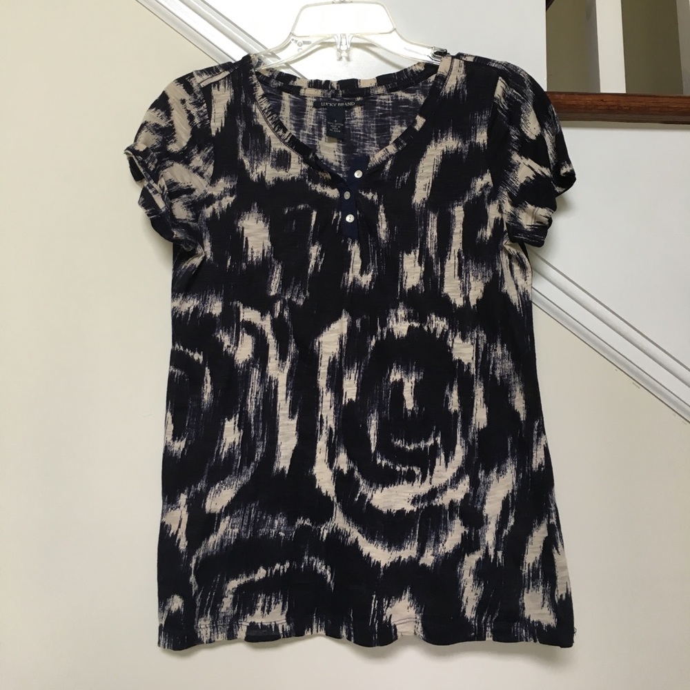 Short sleeve shirt