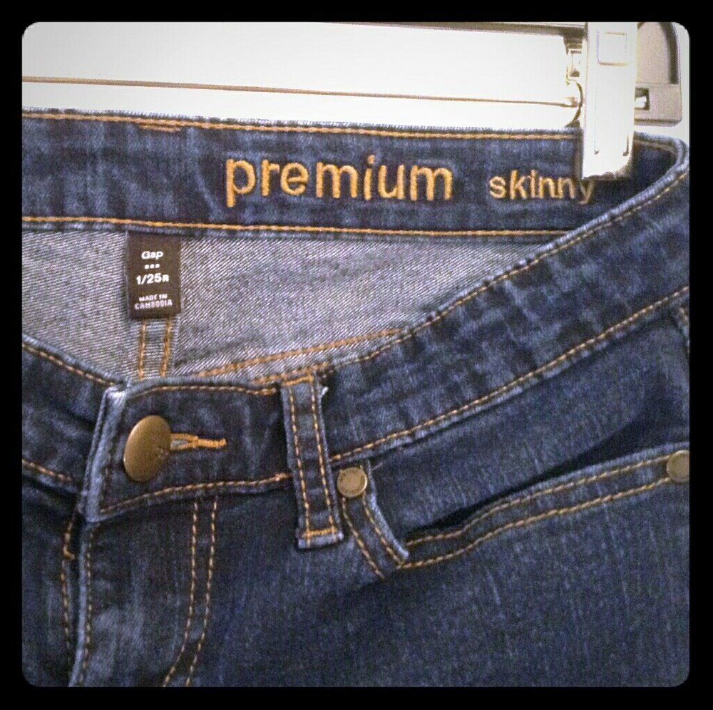 👋 Closing today!!GAP Skinny Jeans