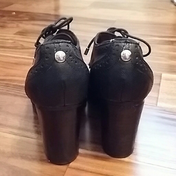 Oxford Shoes with Heels - Picture 3 of 3